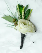 Trendy Boutonniere