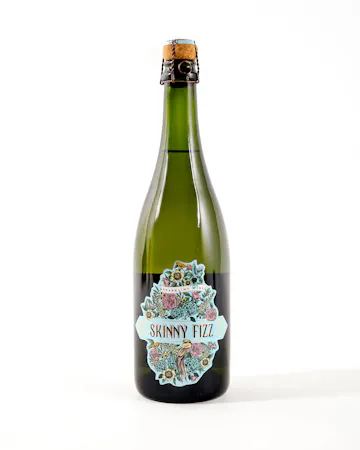 This delicious, traditional sparkling wine is ideal for important occasions